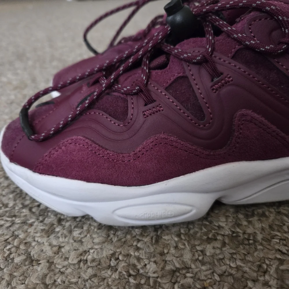 Adidas Ozweego Plus W‎ Victory Crimson Running Shoes Maroon Size 7.5 Womens